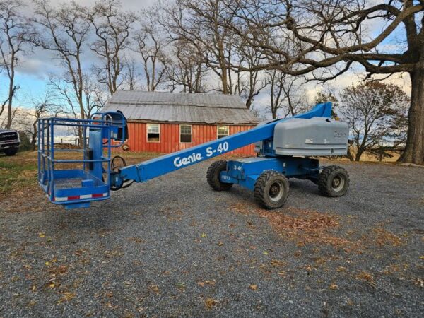 Genie S-40 boom lift